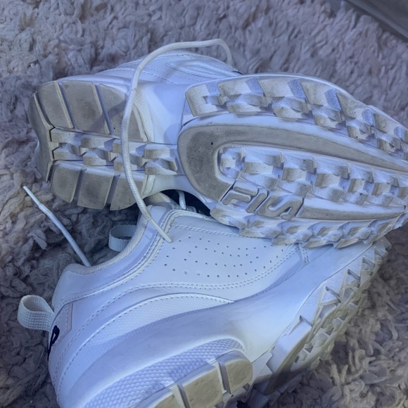 White women’s FILA shoes (USED) size 7 - Picture 7 of 7